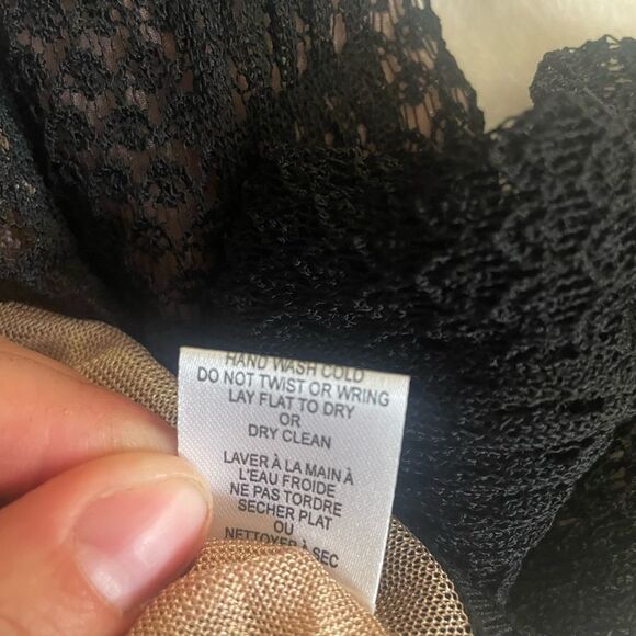 Ronny Kobo Elegant Cropped Black Lace Top - Picture 8 of 8